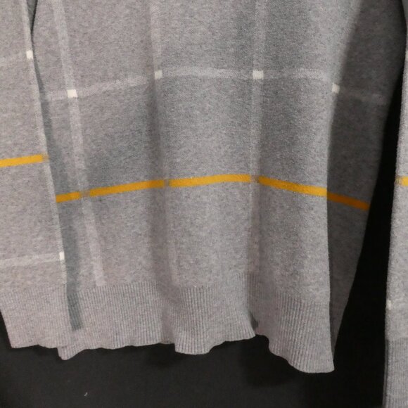 Unbranded | 20 pit to pit measured | Grey Grid - Plaid Turtleneck Sweater - Picture 7 of 14